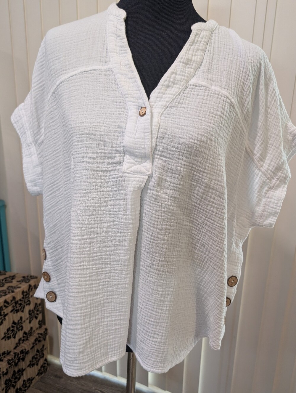 Focus White Gauze Top with Side Wood Button Detail